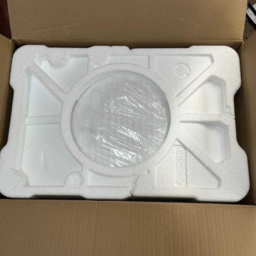 Cuckoo CR 0632F 6 Cup Micom Rice Cooker White Silver Steamer Tray New